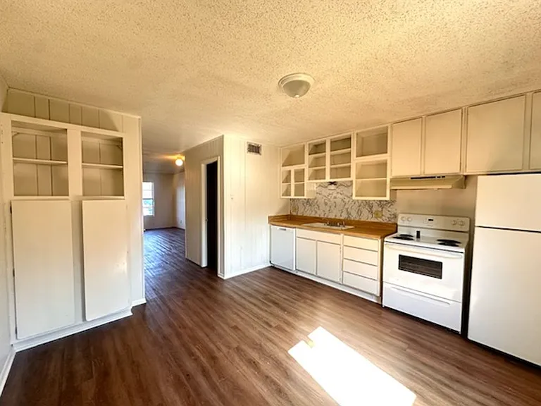 350 N Avenue D — Photo 14
