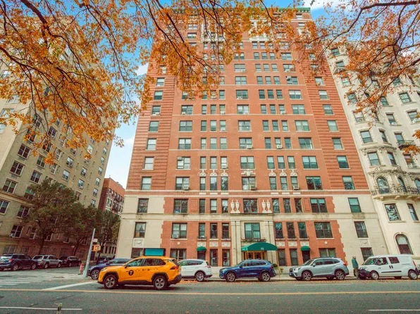 415 Central Park West image 10 of 11