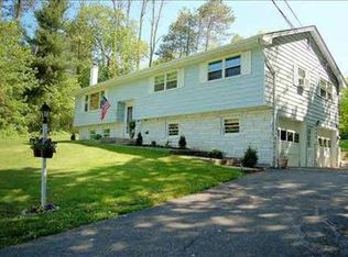 42 Hill And Hollow Rd, Hyde Park, NY 12538