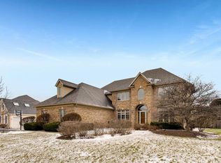 2831 Weaver Ln, Batavia, IL 60510