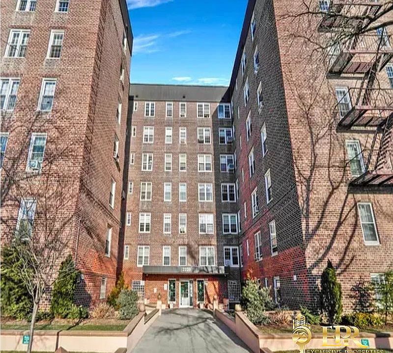 1st image of 2239 Troy Ave APT 2L