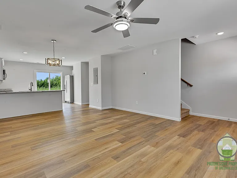 19 Wofford Pine Dr — Photo 3