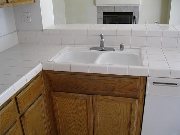 4th image of 186 Shadywood Ave