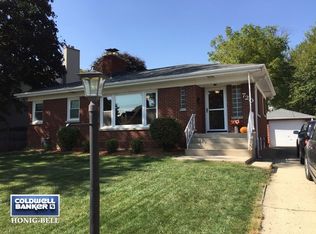 720 E 11th St, Lockport, IL 60441