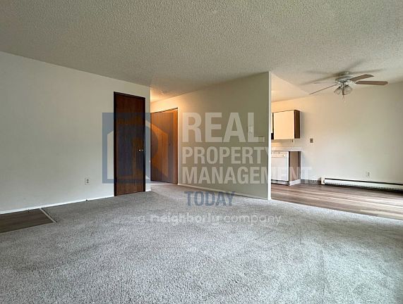 3rd image of 1408 Josephine Ct S