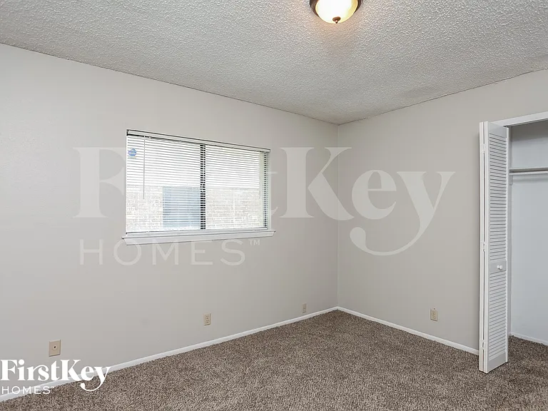 7527 Lincoln Village Dr — Photo 16
