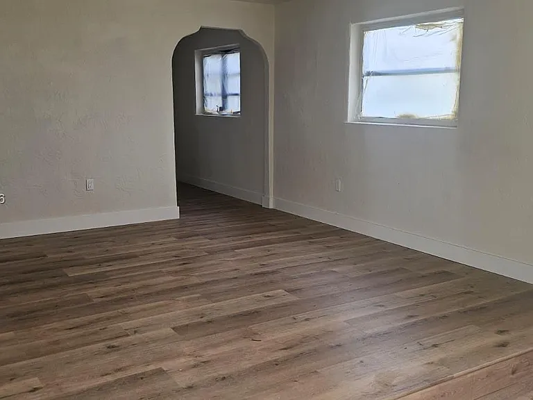 6010 SW 33rd St — Photo 8