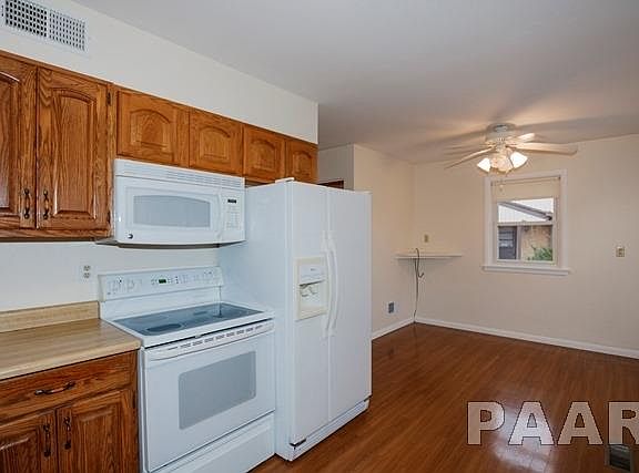 2nd image of 312 W Ivy Ln