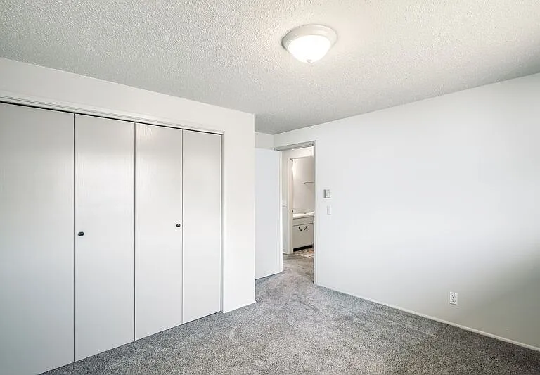703 Broadway St #4 — Photo 6