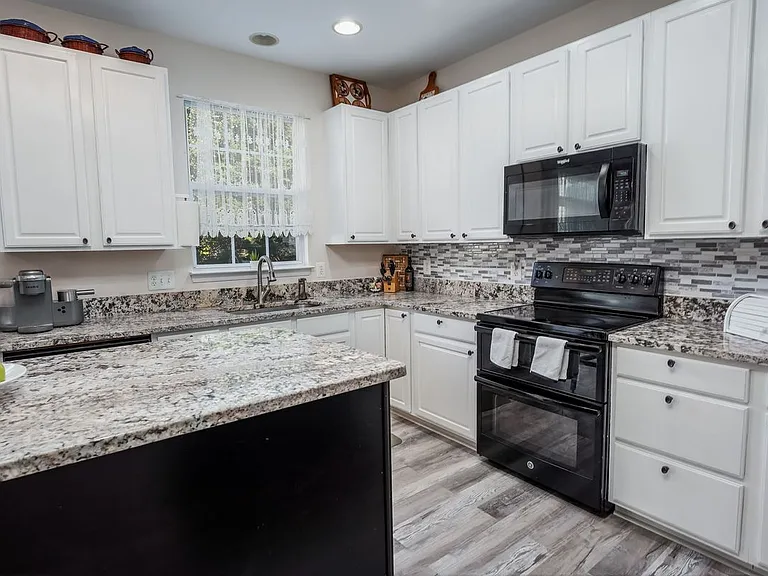 15575 Catamaran Ct — Photo 21