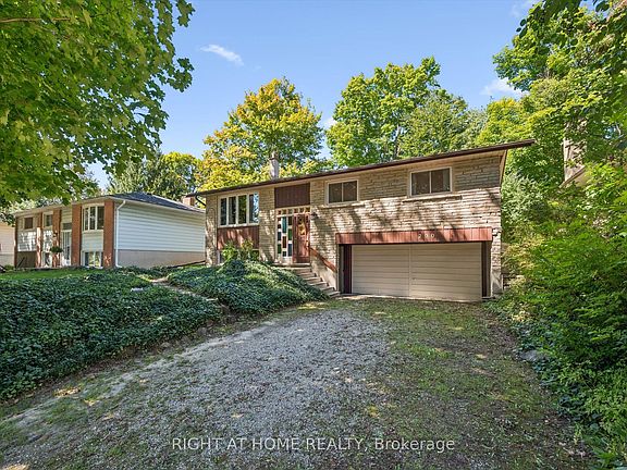 2nd image of 200 Cedarbrae Ave