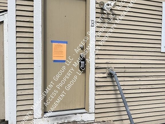 2nd image of 236 Prospect Ave NE APT B