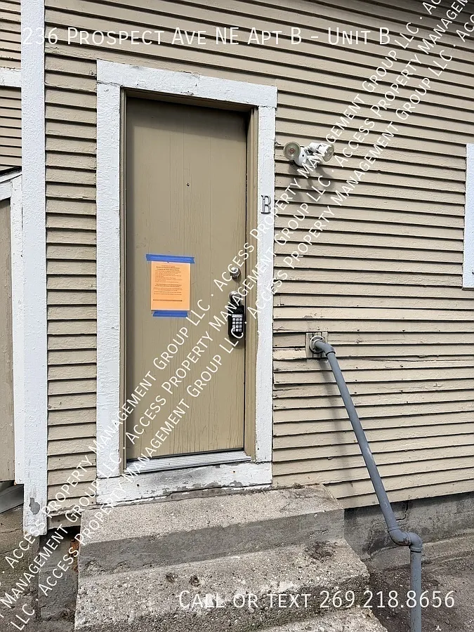 Building Photo - 236 Prospect Ave NE #B