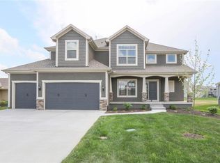 8201 W 166th St, Overland Park, KS 66085