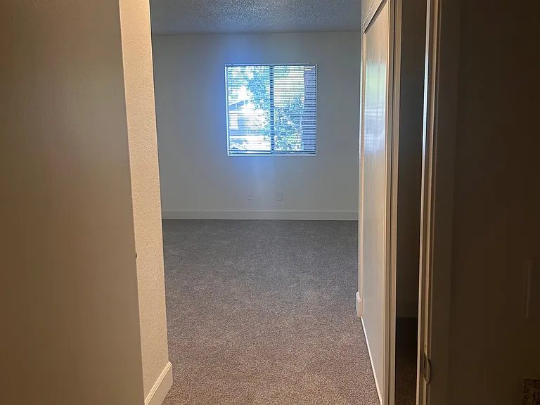 Vantage Point Apartments — Photo 37