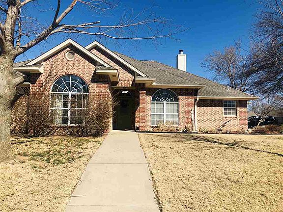 2nd image of 2624 S Cambridge Dr
