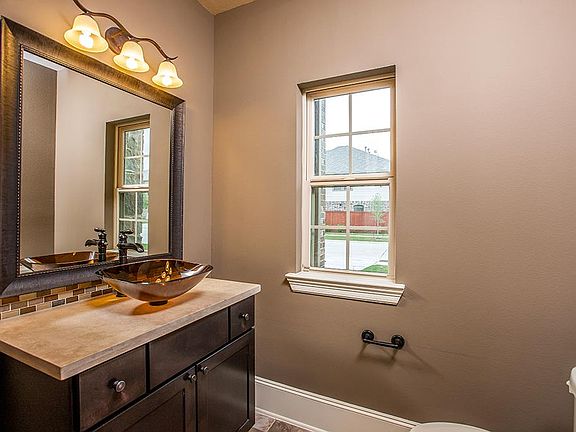 4th image of 25265 Forest Ledge Dr