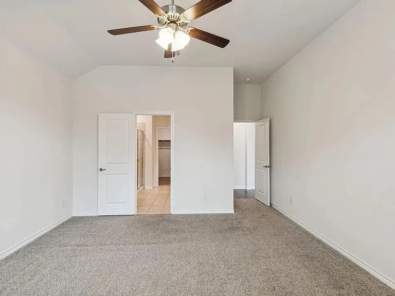 401 Gallop Dr — Photo 21