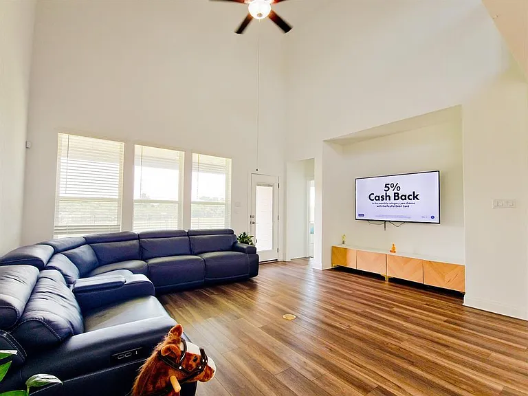 332 Turnbuckle Bnd — Photo 8
