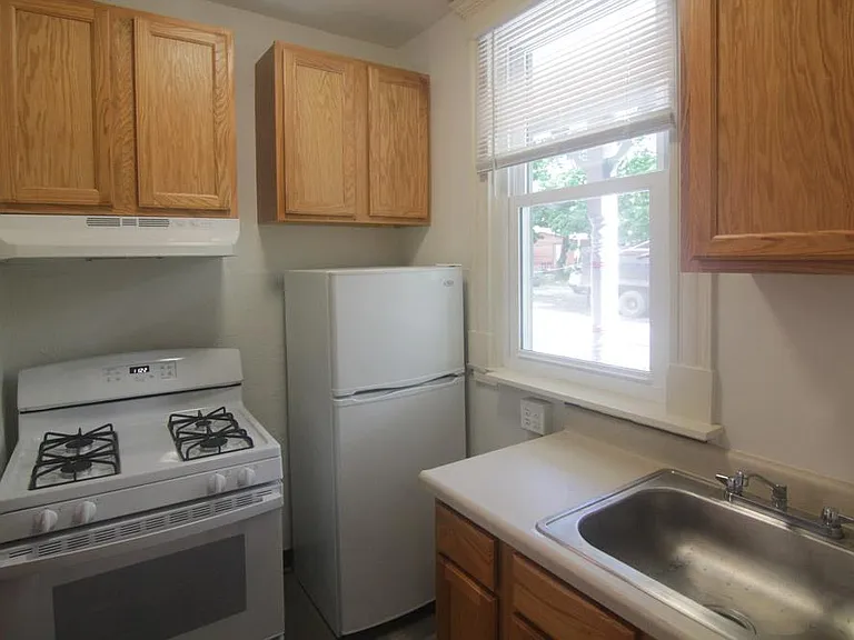 424 Franklin Ave #1 — Photo 3