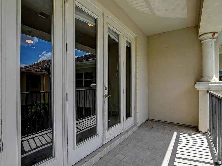 670 Edgebrook Ln — Photo 53