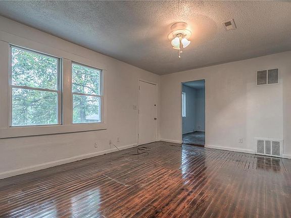 5th image of 2710 N 30th St