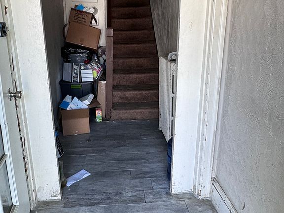 4th image of 107 N 2nd St Floor 2