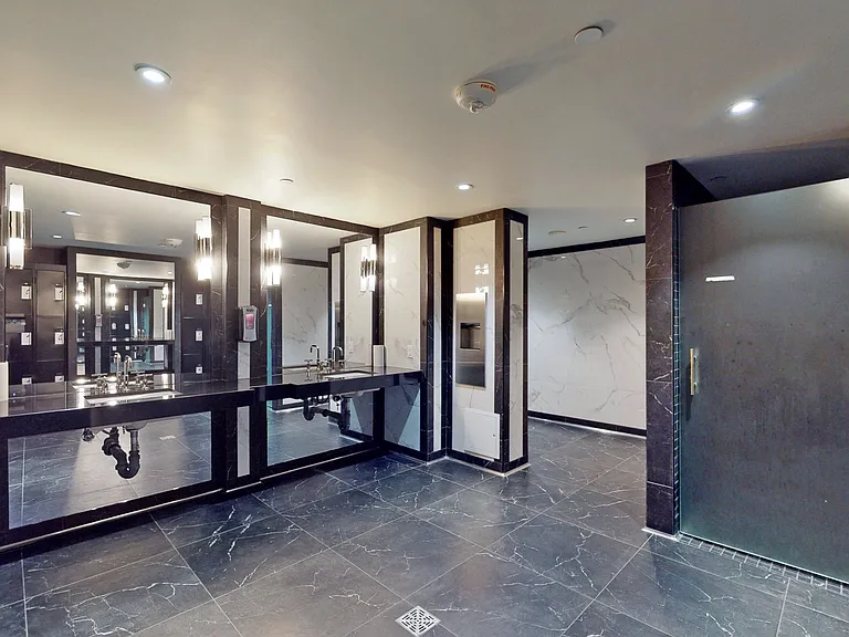 31 Phipps St — Photo 22