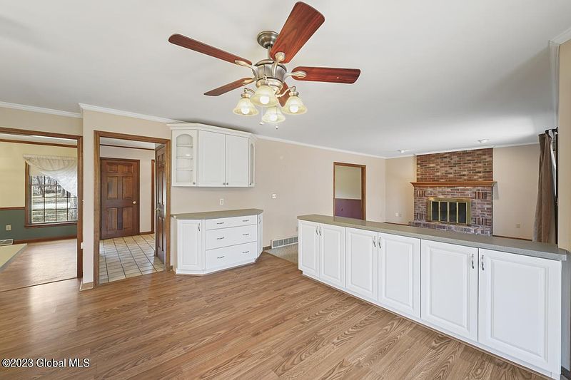 4th image of 19 Stratford Drive