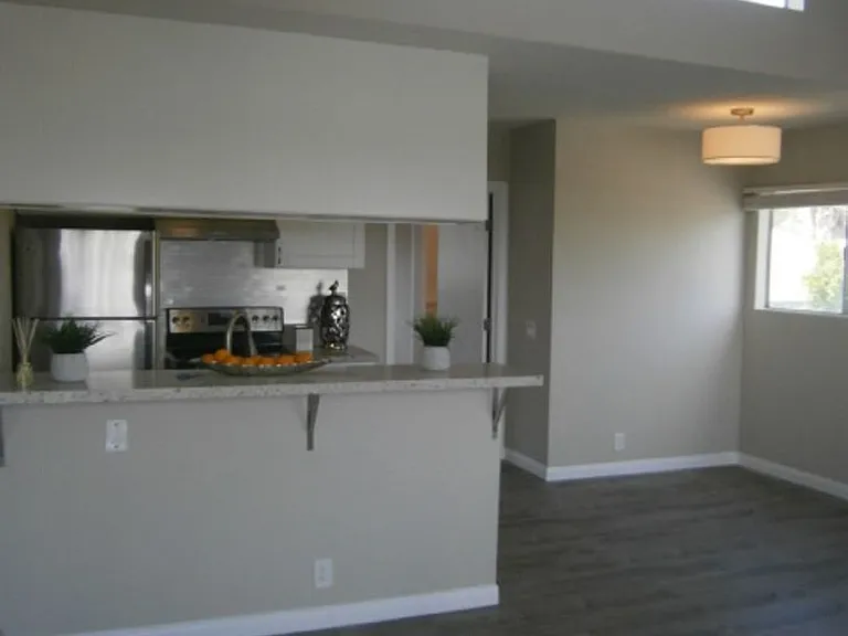 5252 Landis St — Photo 6