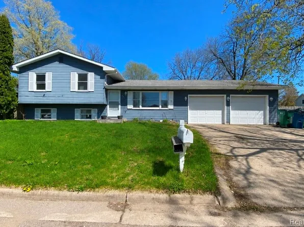 405 S East St, Eaton Rapids, MI 48827