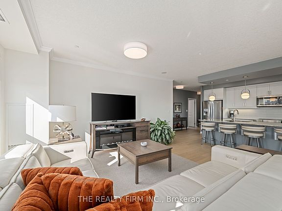 4th image of 330 Ridout St N #1708