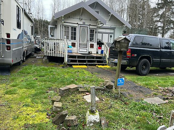 3rd image of 9703 22nd Ave E
