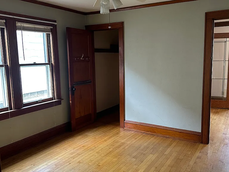 middle BR with walk in closet