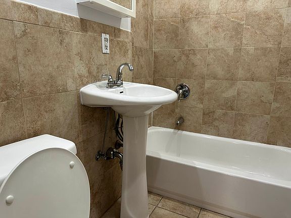 3rd image of 309 W 105th St #B