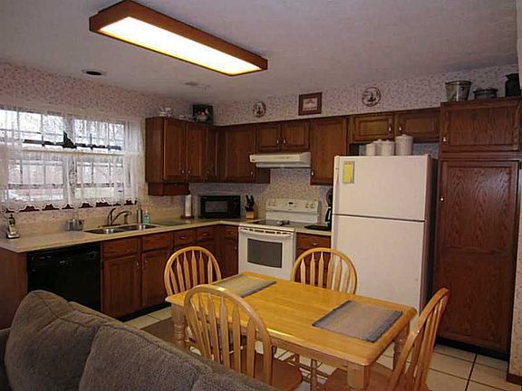 4th image of 8115 Pocket Hollow Ct