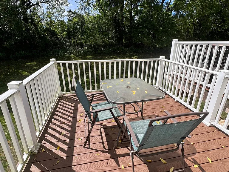340 Redclover Ln — Photo 4
