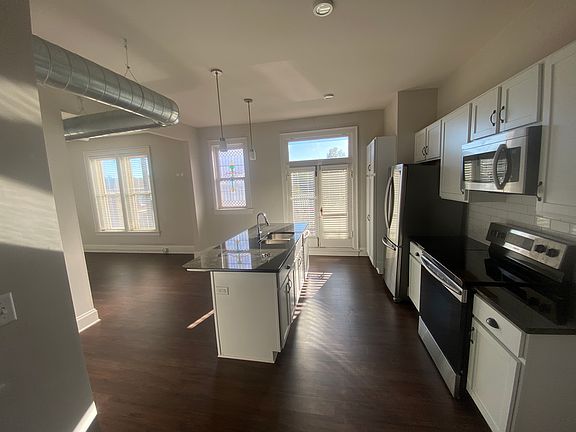 3rd image of 11 N D St APT 206