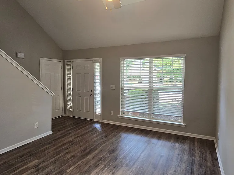 204 Oconee Way — Photo 3