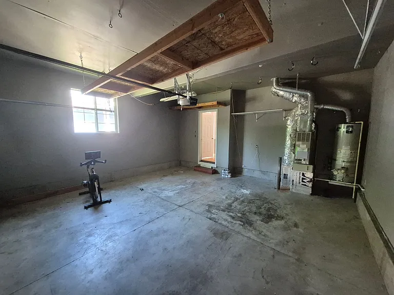 1467 SE Blanchard St — Photo 10