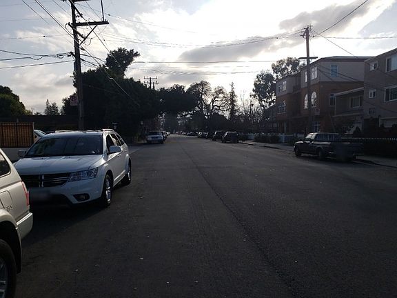 4th image of 186 Buckingham Ave