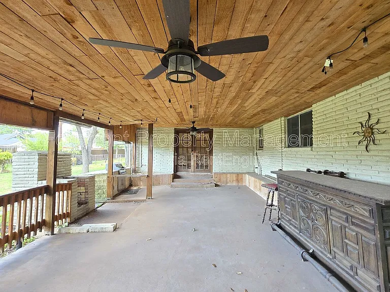 7609 Linkside St — Photo 8