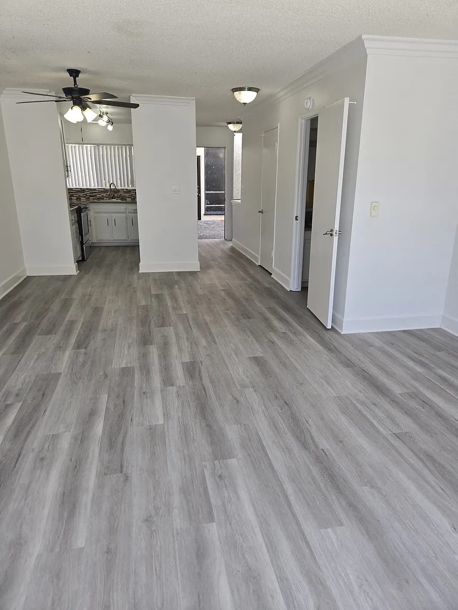 Building Photo - Oceanaire Townhomes