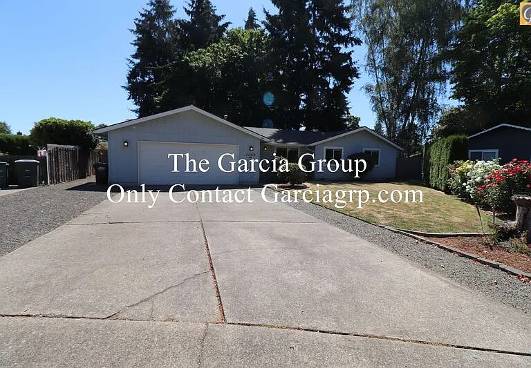 1102 NE Kathryn St — Photo 1