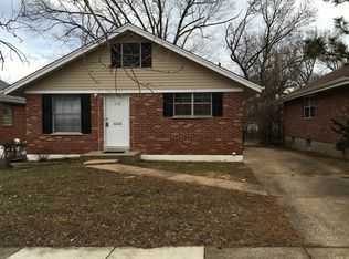 1126 Pembroke Dr, Saint Louis, MO