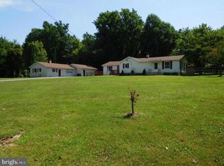 128 Village Ln, Bluemont, VA 20135