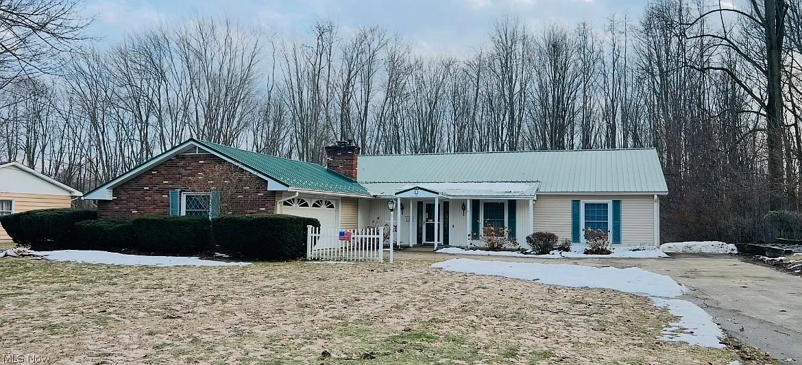 5126 Chestnut Hill Dr photo 1