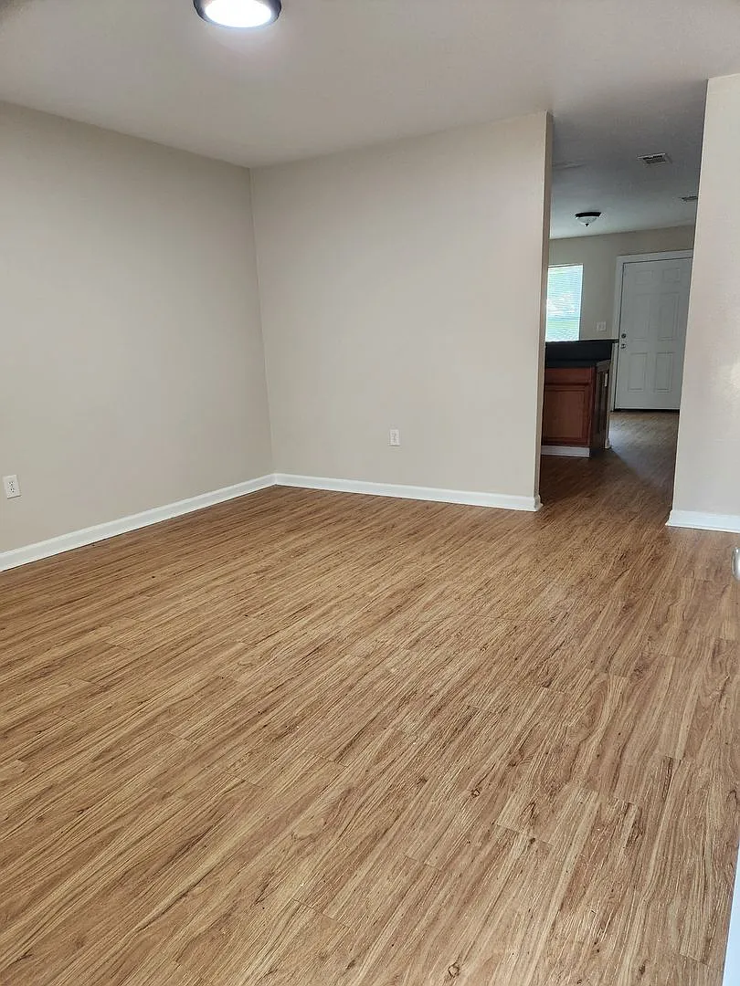 House for Rent — Photo 3