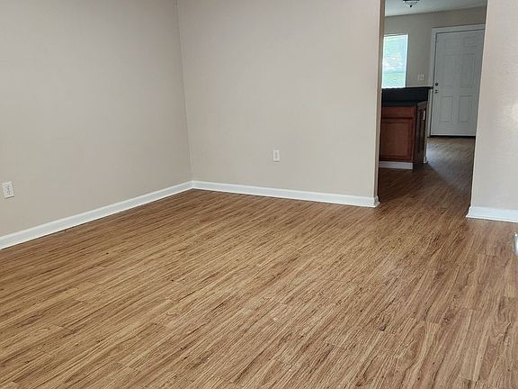 3rd image of 3576 North St