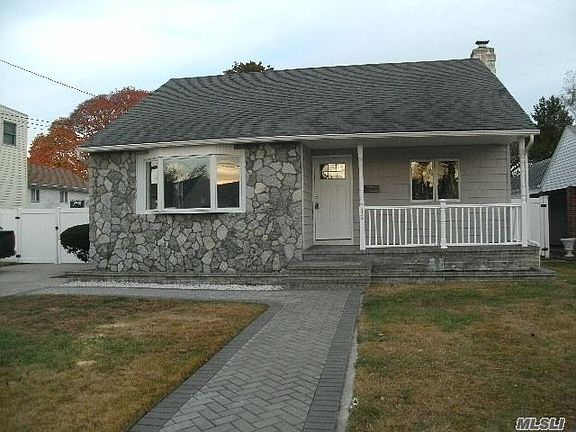 2nd image of 13 Anderson Ave